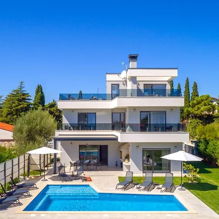 K Mit Jacuzzi Auf Dem Dach Und Meerblick By Interhome Casa vacanze *
