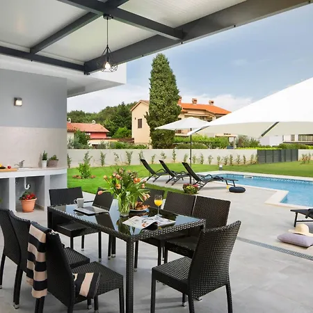 K Mit Jacuzzi Auf Dem Dach Und Meerblick By Interhome Дом отдыха *