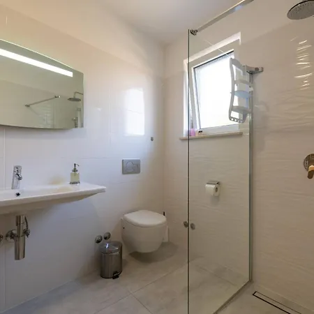 Nyaraló K Mit Jacuzzi Auf Dem Dach Und Meerblick By Interhome
