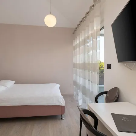 K Mit Jacuzzi Auf Dem Dach Und Meerblick By Interhome Premantura