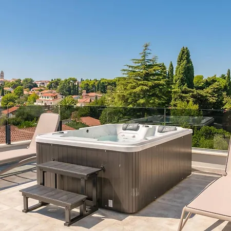 K Mit Jacuzzi Auf Dem Dach Und Meerblick By Interhome Premantura