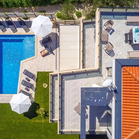 Nyaraló K Mit Jacuzzi Auf Dem Dach Und Meerblick By Interhome Premantura